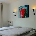 בית אירוח Ask In *